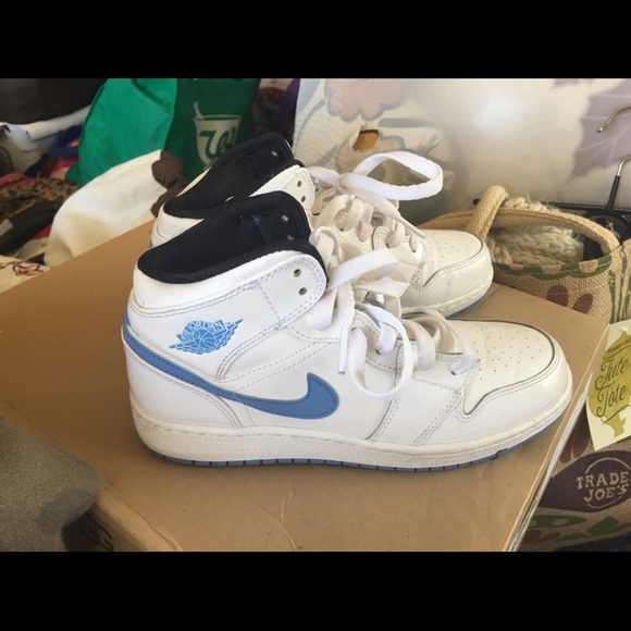 Nike’s - Picture 2 of 4